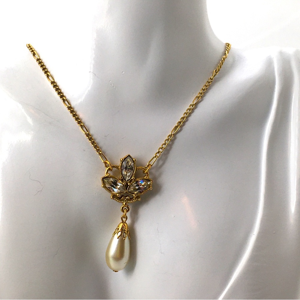 Loree Company, Pearl And Crystal Necklace, NWT